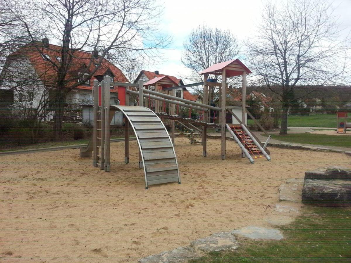 Lichtdurchflutetes Zimmer - Marienberg Waldbuttelbrunn Exterior photo