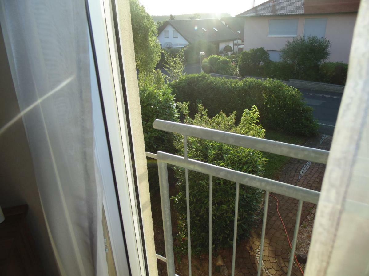 Lichtdurchflutetes Zimmer - Marienberg Waldbuttelbrunn Exterior photo